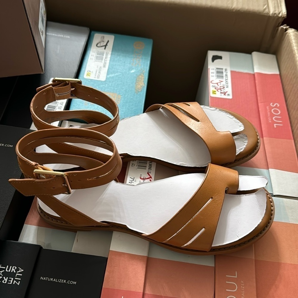 FRANCO SARTO Greene Ankle Strap Sandals - Picture 5 of 7